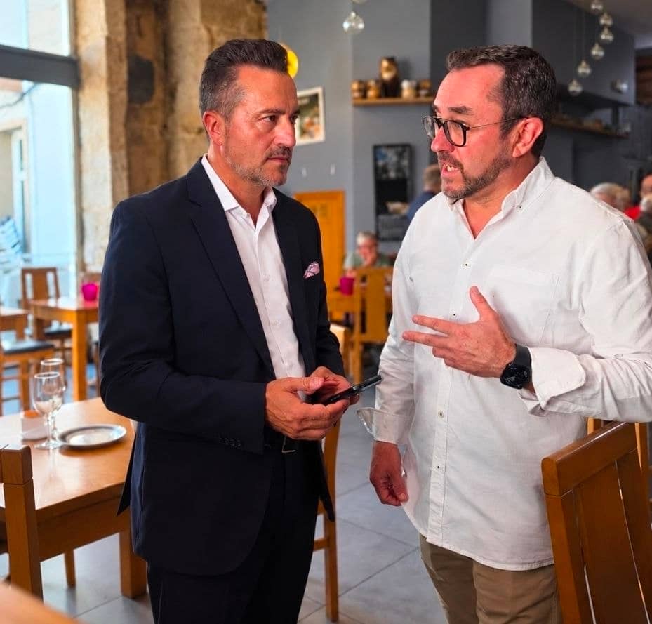 Juan Carlos Castro durante un encuentro en Maceda