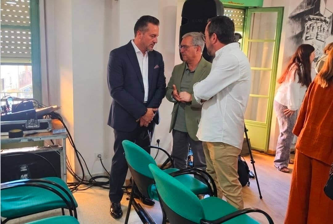 Juan Carlos Castro durante los contactos mantenidos en la jornada de Maceda
